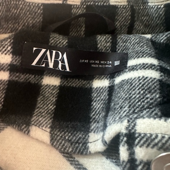 Zara black and white flannel jacket - Picture 2 of 2